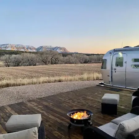 Hotel The Airstream 1 At The Fields In East Zion